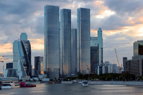 вечер в Москве