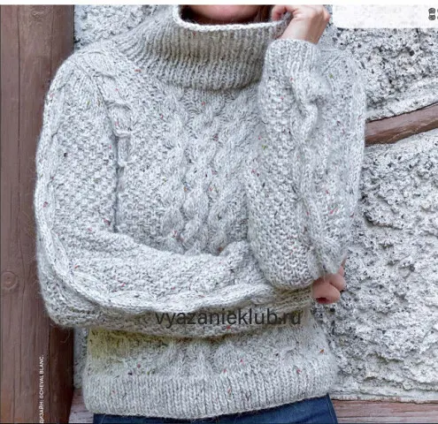 PULOVER-S-KOSAMI-I-SIROKIM-VOROTNIKOM52f68b73cc1bdd72.webp