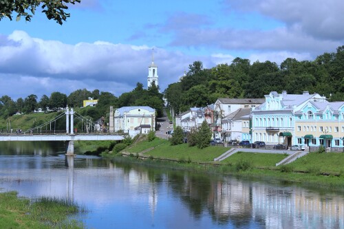 река Тверца в городе Торжке