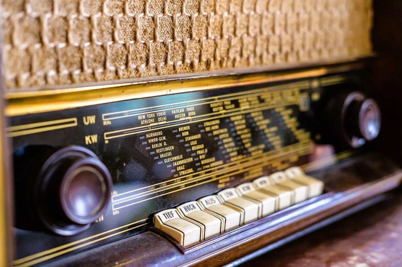 https://radika1.link/2025/08/26/radio8f8591ff654538c4f.jpg