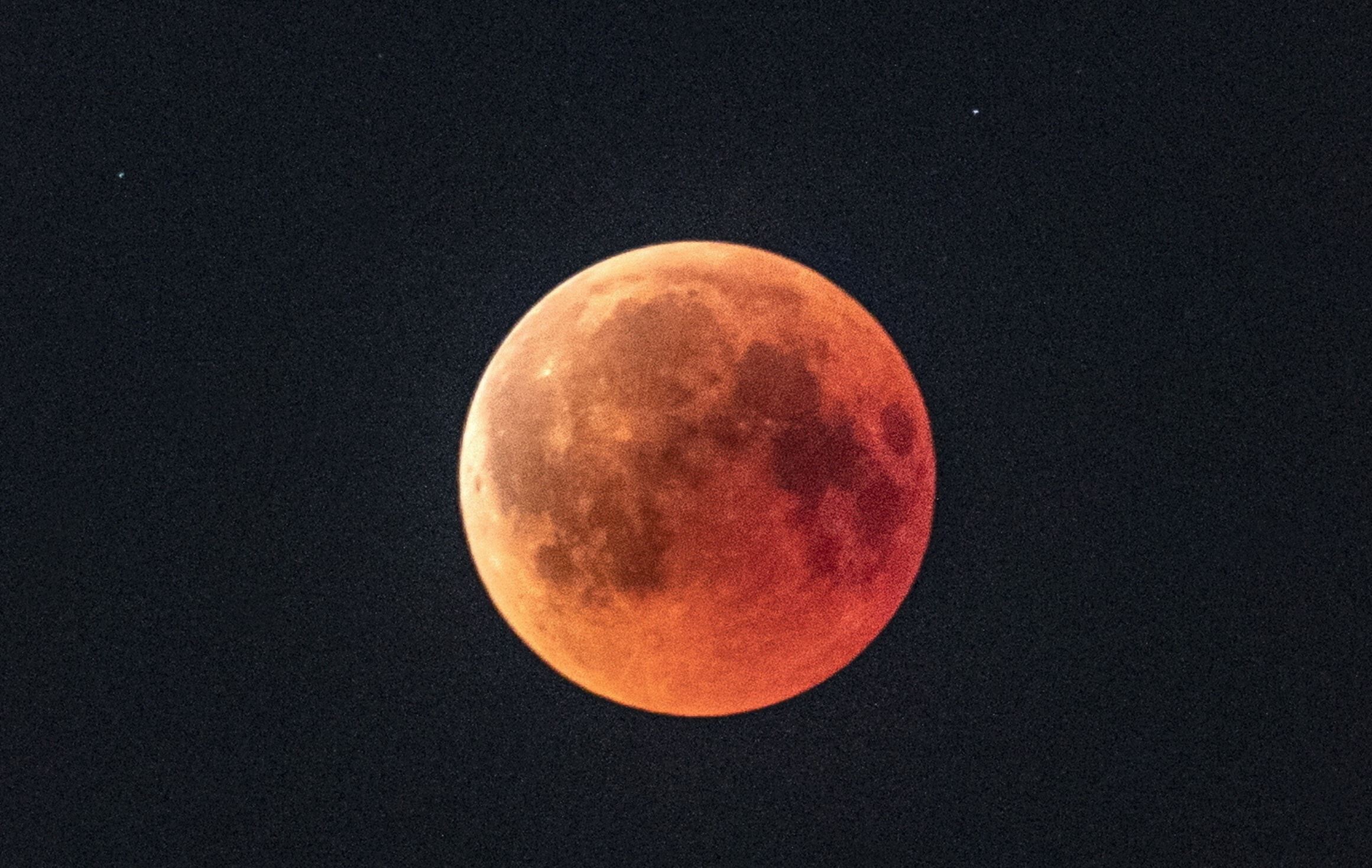 moon_large2c20fc4827d7acfe.jpg