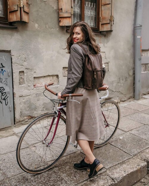 velo15e9eef40a85e27f1f.jpg
