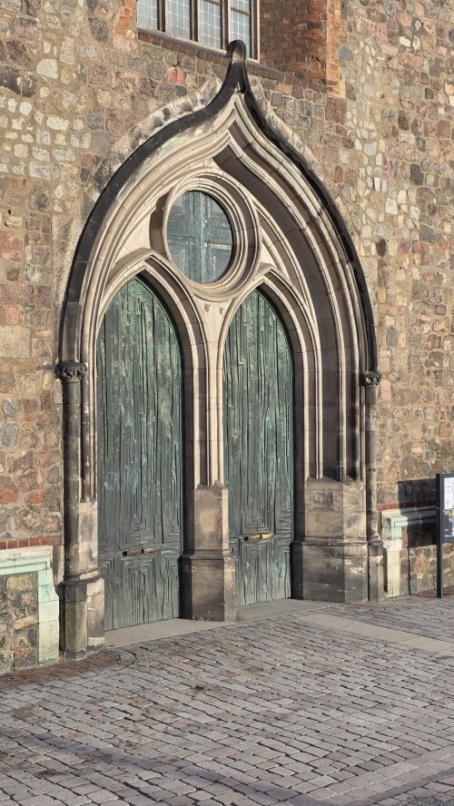 ber528a06d8994727677.jpg