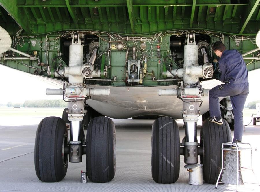 Интересные факты про АН-124 Руслан - самый грузоподъёмный серийный самолёт Интересные факты про АН-124 Руслан - самый грузоподъёмный серийный самолёт