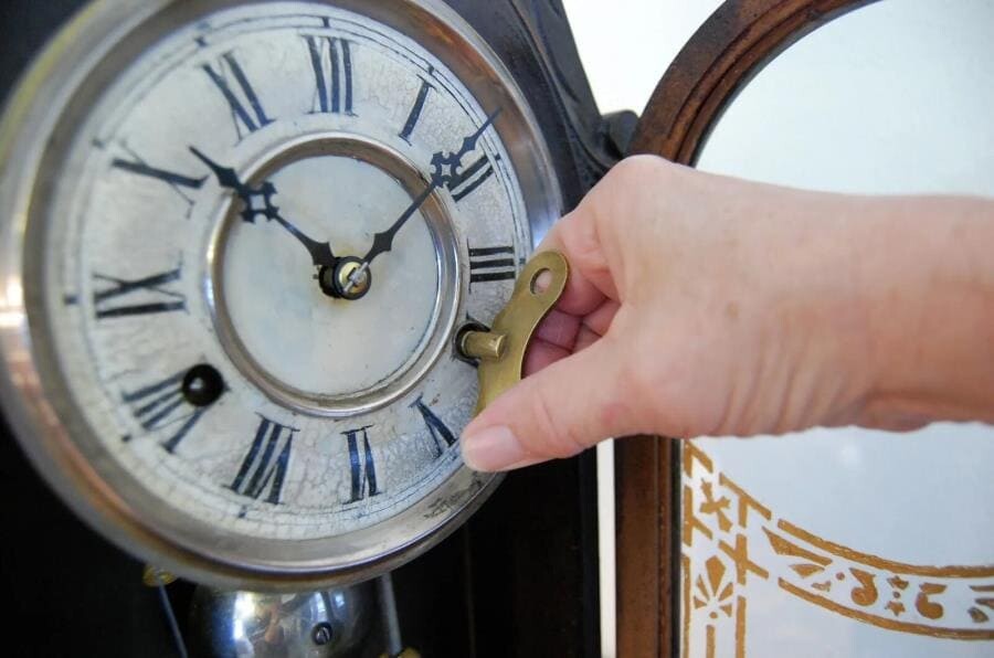 Механические часы с пружинным приводом - от средневековья до современных шедевров Механические часы с пружинным приводом - от средневековья до современных шедевров